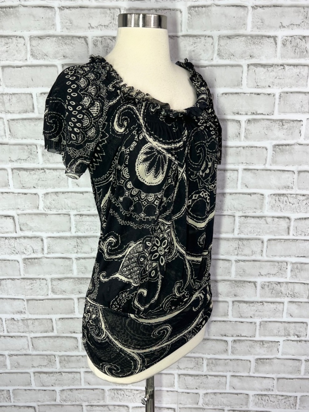|•EXRESS•| 2 Cute Stretch Tops Size Small - Picture 3 of 16
